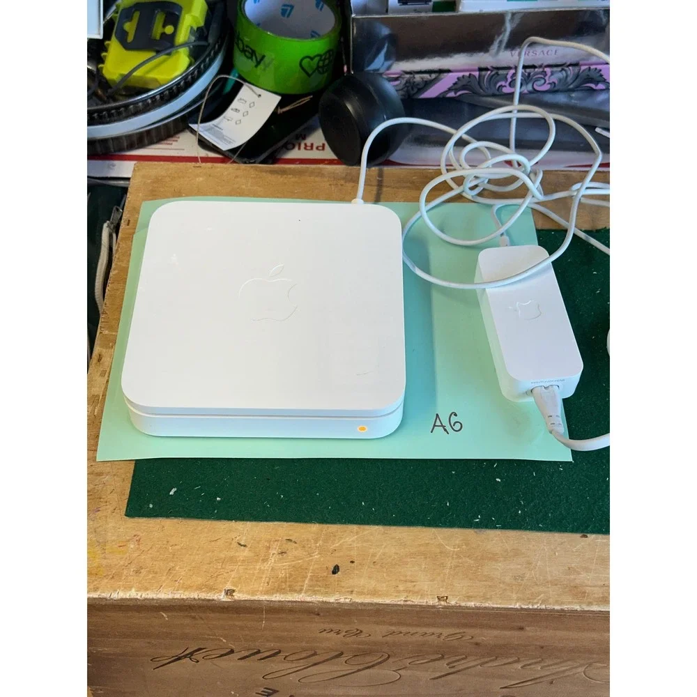 Apple AirPort Extreme‎ Base Station A1354 Dual-Band Wi-Fi Router White 4th Gen